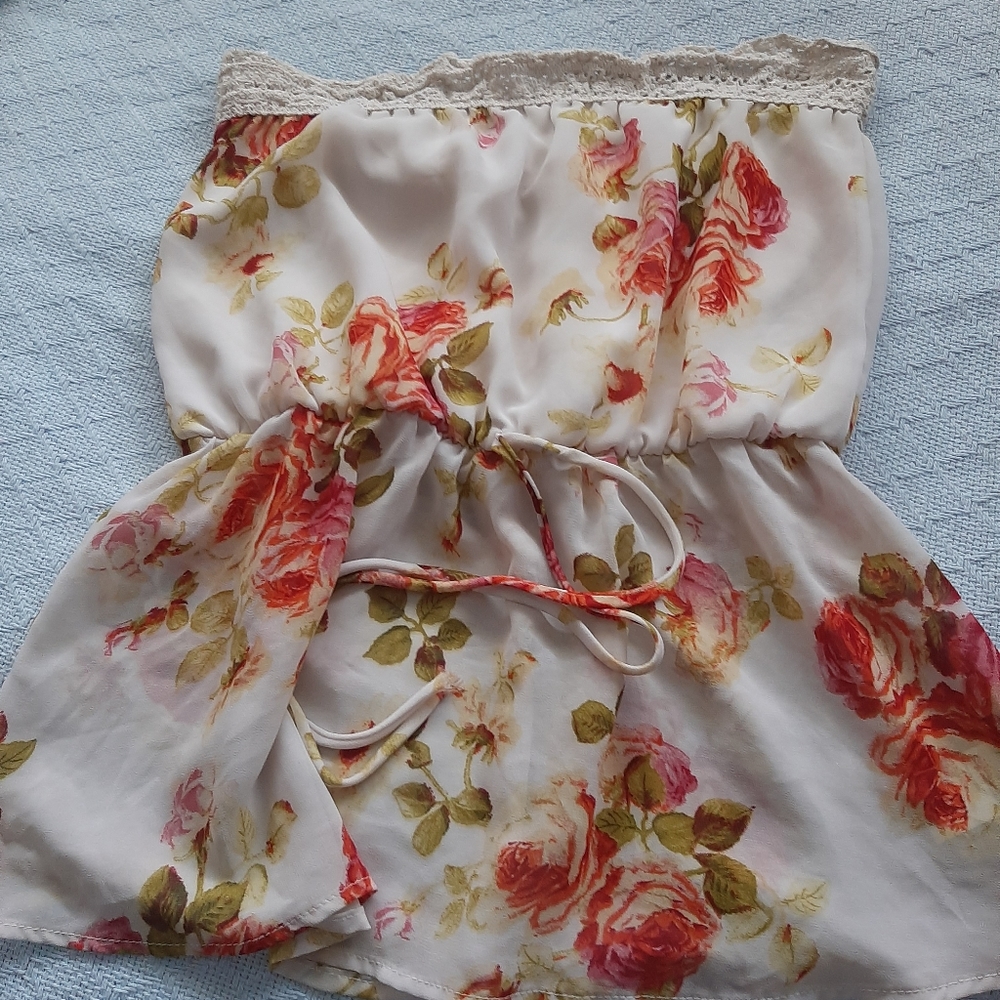 Floral strapless top